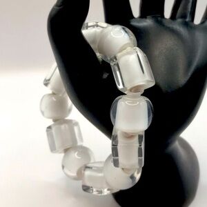 Chunky White and Clear Acrylic Beaded Bracelet